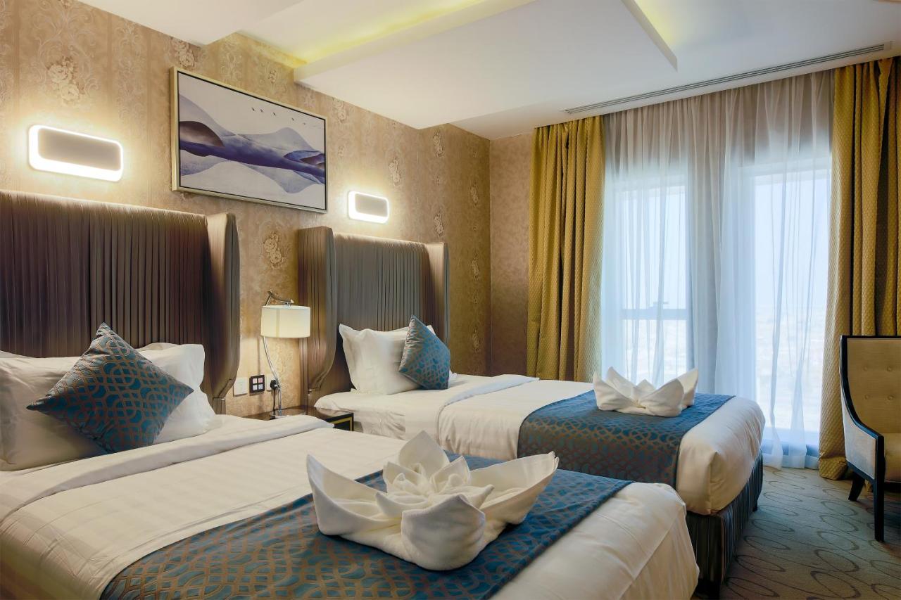 The Proud Hotel Ал Хубар Екстериор снимка