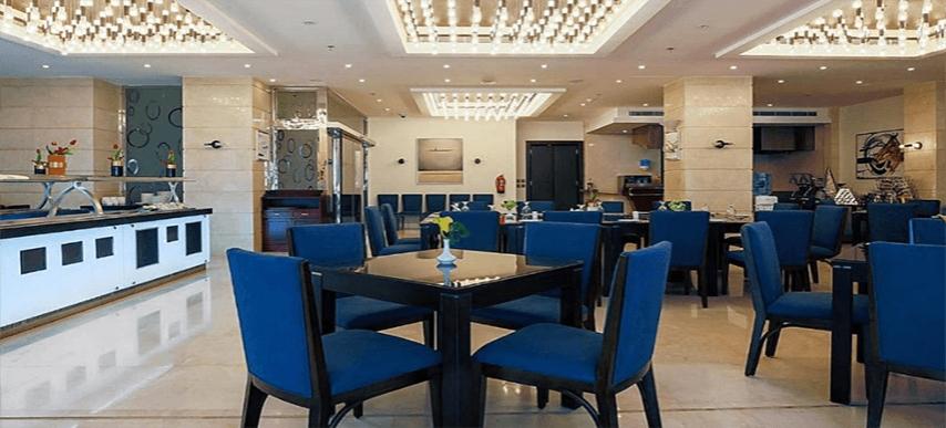 The Proud Hotel Ал Хубар Екстериор снимка
